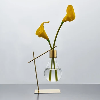Изделие может быть изготовлено по индивидуальному заказу. Украшения из стеклянной вазы с лампочками создают ощущение цветочной композиции в гостиной