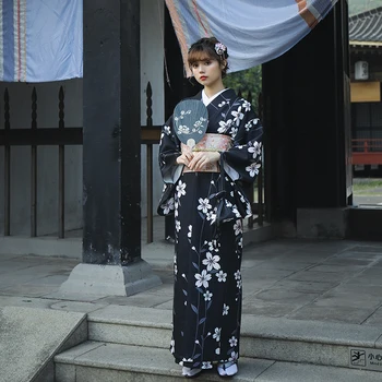 Женское японское традиционное Кимоно Черного цвета с цветочным принтом, Классическое платье для Косплея Юката, Одежда для выступлений, Халат Изображение 2