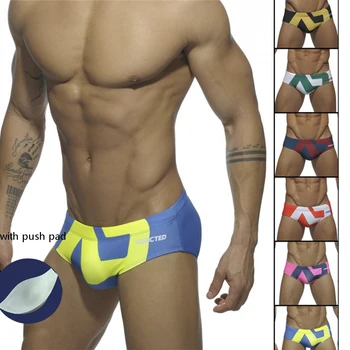 Мужские Сексуальные шорты для плавания с низкой талией и накладкой, Самые продаваемые новые быстросохнущие пляжные шорты для плавания в Европе и Америке
