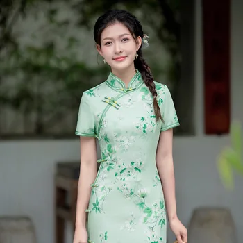 2023 Весенне-летний Чонсам для молодых девушек с Улучшенным Темпераментом Средней длины, Элегантное Зеленое Китайское платье Ципао для женщин Изображение 2