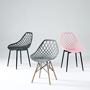 Скандинавский модный обеденный стул с ажурной спинкой для взрослых, современный простой пластиковый стул Eames для переговоров в кафе