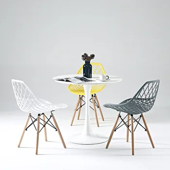 Скандинавский модный обеденный стул с ажурной спинкой для взрослых, современный простой пластиковый стул Eames для переговоров в кафе Изображение 2