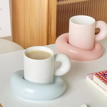 Художественные Розовые Чайные чашки Персонализированная Новинка для Путешествий, Портативная чашка для кофе Эспрессо, кофейный набор для милых девочек Bule De Cafe Porcelana Изображение 2